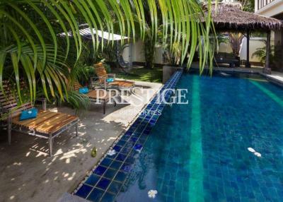 Tropicana Villa – 4 Bed 5 Bath in Jomtien PC7881