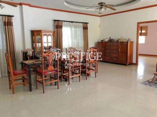 Baan Chalita 1 – 4 Bed 6 Bath in Naklua PC8198