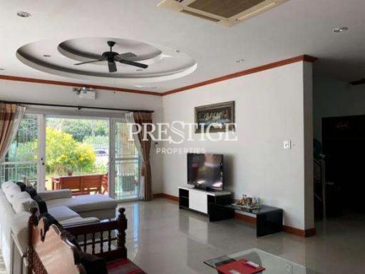 Baan Chalita 1 – 4 Bed 6 Bath in Naklua PC8198