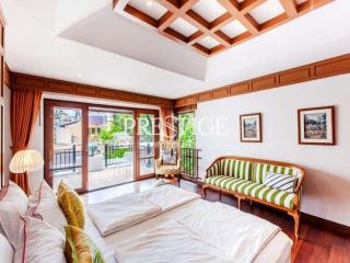 Dharawadi Villa – 4 Bed 4 Bath in Na-Jomtien PC6429