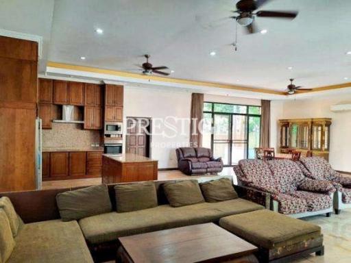 Phoenix Golf Sunrise Villa – 4 Bed 5 Bath in Huay Yai / Phoenix – PC8102