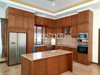 Phoenix Golf Sunrise Villa – 4 Bed 5 Bath in Huay Yai / Phoenix – PC8102