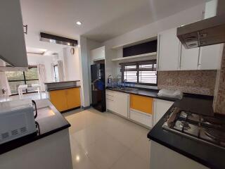 3 Bedrooms House in Patta Village East Pattaya H010282