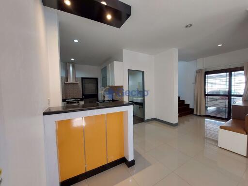 3 Bedrooms House in Patta Village East Pattaya H010282