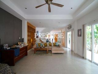 Island View Residence – 4 Bed 4 Bath in Na-Jomtien for 33,000,000 THB PC7813