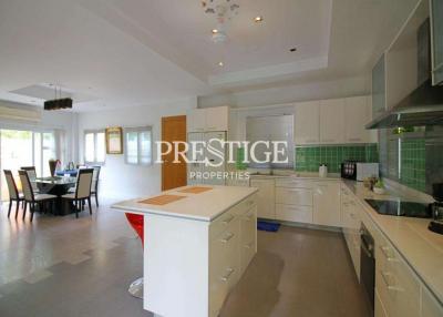 Island View Residence – 4 Bed 4 Bath in Na-Jomtien for 33,000,000 THB PC7813