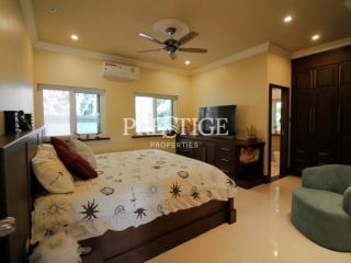 Private house – 5 Bed 5 Bath in North Pattaya for 13,500,000 THB PC7794