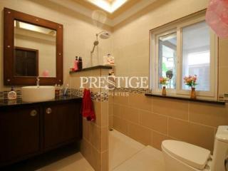 Private house – 5 Bed 5 Bath in North Pattaya for 13,500,000 THB PC7794