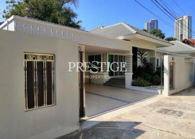 Private house – 3 Bed 2 Bath in Naklua for 12,650,000 THB PC7783