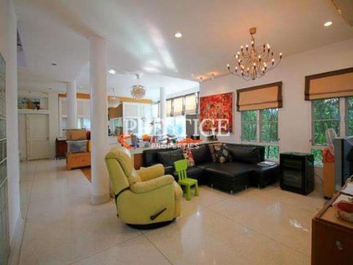 Private house – 6 Bed 4 Bath in North Pattaya for 18,950,000 THB PC7734