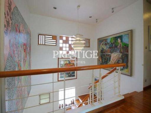 Private house – 6 Bed 4 Bath in North Pattaya for 18,950,000 THB PC7734