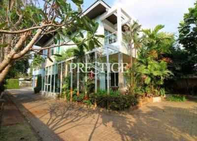Private house – 6 Bed 4 Bath in North Pattaya for 18,950,000 THB PC7734