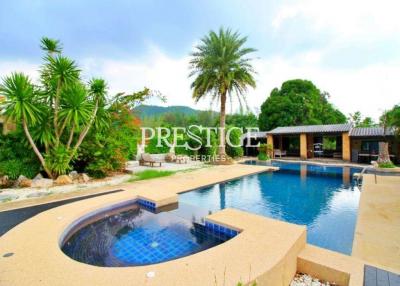 Private Estate – 8 Bed 5 Bath in Bang Saray for 65,000,000 THB PC7675