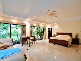 Jomtien Park Villas – 4 Bed 5 Bath in Jomtien PC7672