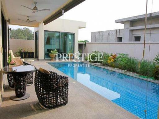 Palm Lakeside Villa – 3 Bed 3 Bath in East Pattaya for 8,900,000 THB PC7371