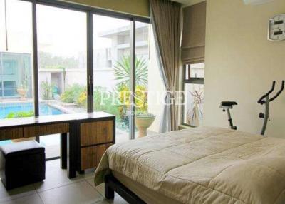 Palm Lakeside Villa – 3 Bed 3 Bath in East Pattaya for 8,900,000 THB PC7371