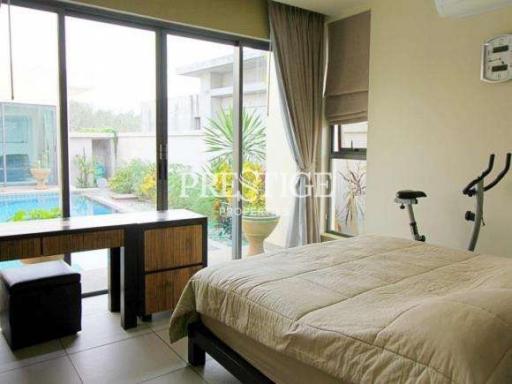 Palm Lakeside Villa – 3 Bed 3 Bath in East Pattaya for 8,900,000 THB PC7371
