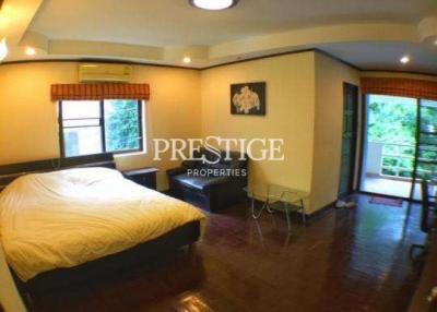 Private Townhouse – 4 Bed 5 Bath in Pratamnak PC1171