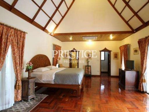 Private House in Naklua, Pattaya – 5 Bed 6 Bath in Naklua for 75,000,000 THB PC7106