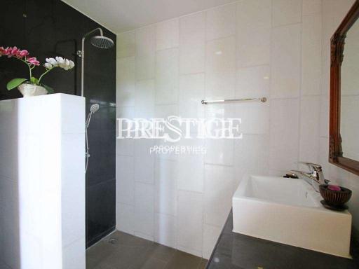 Private House – 5 Bed 7 Bath in Na-Jomtien for 35,000,000 THB PC7054