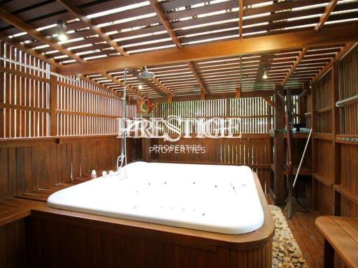 Private House – 5 Bed 7 Bath in Na-Jomtien for 35,000,000 THB PC7054