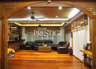 Private House – 5 Bed 7 Bath in Na-Jomtien for 35,000,000 THB PC7054