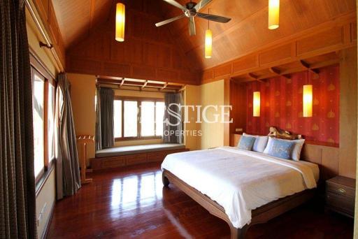 Dharawadi Villa – 5 Bed 5 Bath in Na-Jomtien PC6903