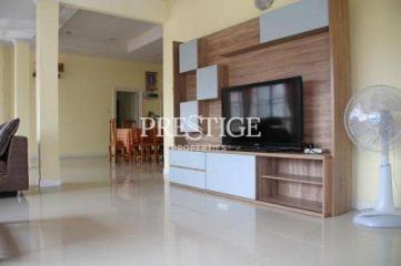 Chaleda Village – 4 bed 4 bath in Huay Yai – PC6289