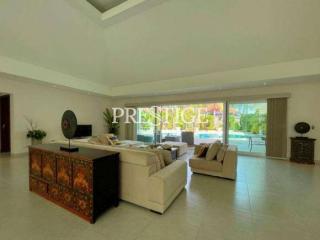 Miami Villas – 4 Bed 5 Bath in East Pattaya PC5378