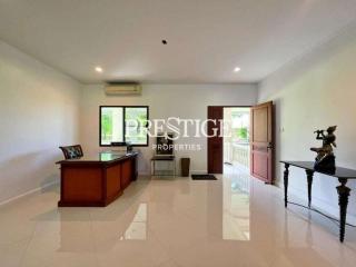 Baan Somprasong – 2 Bed 2 Bath in Na-Jomtien PC3817