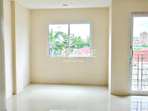 Private Town House – 2 Bed 3 Bath in East Pattaya PC3753