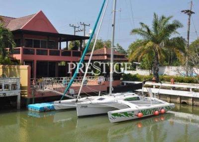 Jomtien Yacht Club 1 – 3+1 Bed 4+1 Bath in Na-Jomtien PC3108