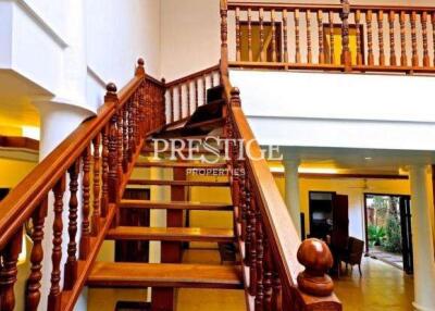 C’est Palai Village – 4 Bed 5 Bath in Jomtien PC1900