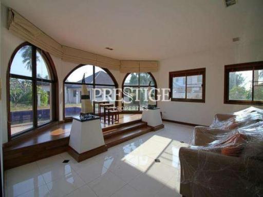 Regents Estate – 5+1 Bed 5 + 1 Bath in East Pattaya PC1587