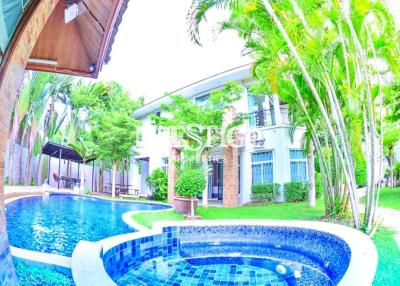 Private House near Beach – 7 Bed 6 Bath in Na-Jomtien PC0717