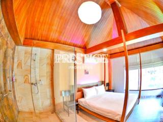 Private House near Beach – 7 Bed 6 Bath in Na-Jomtien PC0717