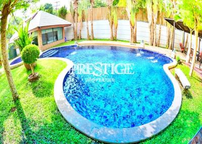 Private House near Beach – 7 Bed 6 Bath in Na-Jomtien PC0717