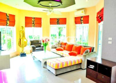 Private House near Beach – 7 Bed 6 Bath in Na-Jomtien PC0717