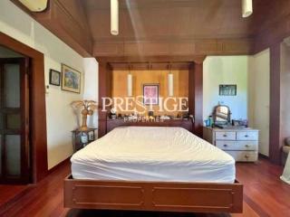 Dharawadi – 4 Bed 6 Bath in Na-Jomtien PC0306