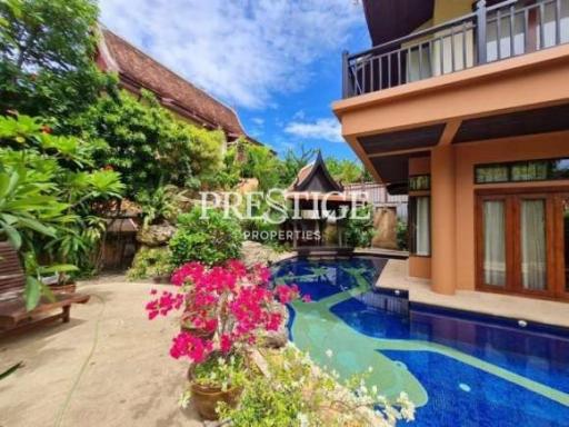 Dharawadi – 4 Bed 6 Bath in Na-Jomtien PC0306