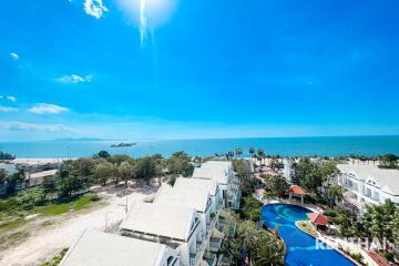 Beach front condominiu Metro Jomtien Condotel Jomtien  studio 45 sq.m. Direct sea view