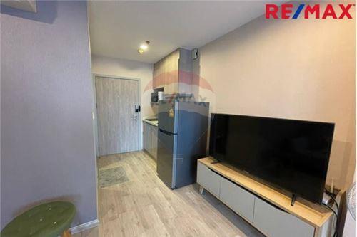 28 Sqm., 1 Bed Townhouse listed for ฿ 2,690,000.