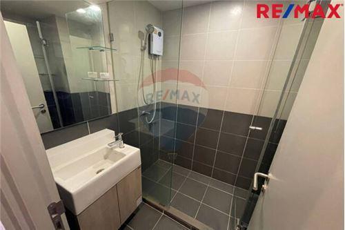 28 Sqm., 1 Bed Townhouse listed for ฿ 2,690,000.