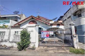 180 Sqm., 4 Beds House listed for ฿ 3,950,000.