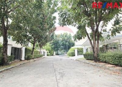 504 Sqm., 5 Beds Townhouse listed for ฿ 37,000,000.