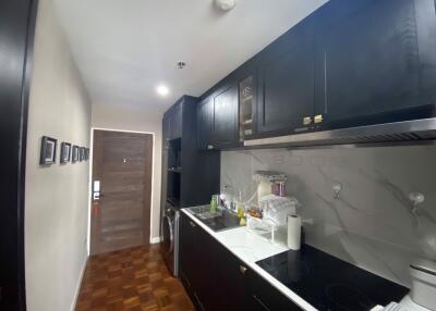 1 bed Condo in Silom Suite Silom Sub District C020712