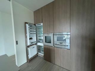 185 Rajdamri 3 bedroom condo for rent