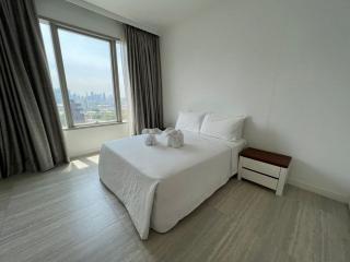 185 Rajdamri 3 bedroom condo for rent