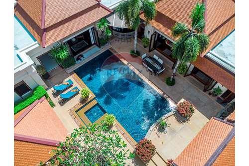 5 Bedroom Luxury Pool Villas in Cherngtalay