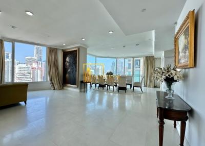 Royce Private Residence  4 Bedroom Condo in Asoke